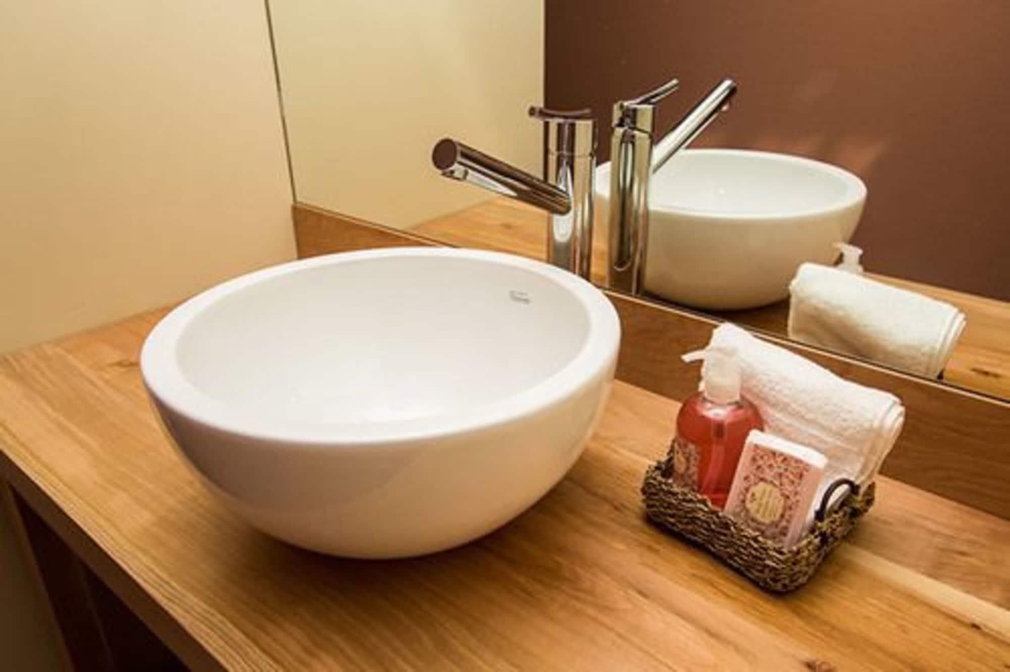 Los Robles Apart & Spa San Carlos de Bariloche Dış mekan fotoğraf