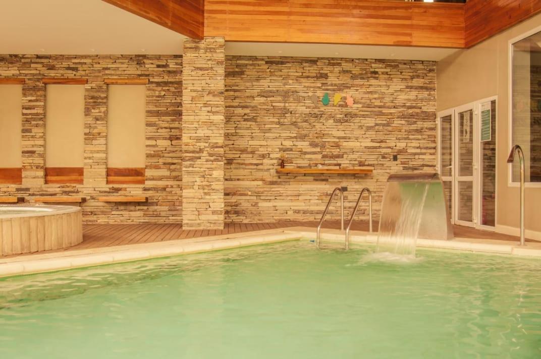 Los Robles Apart & Spa San Carlos de Bariloche Dış mekan fotoğraf